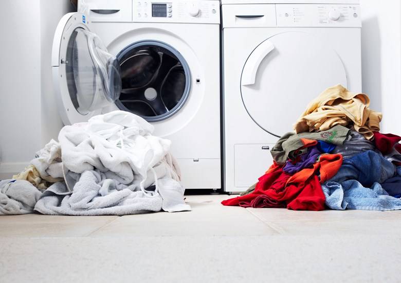 A step-by-step guide on how to separate laundry effectively