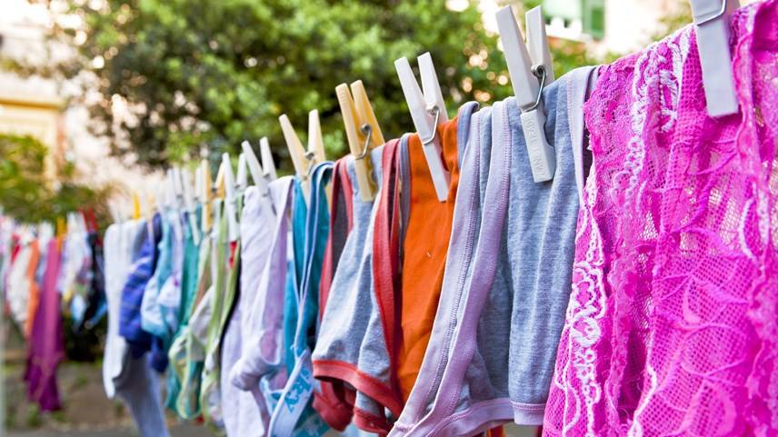 How to dry polyester clothes