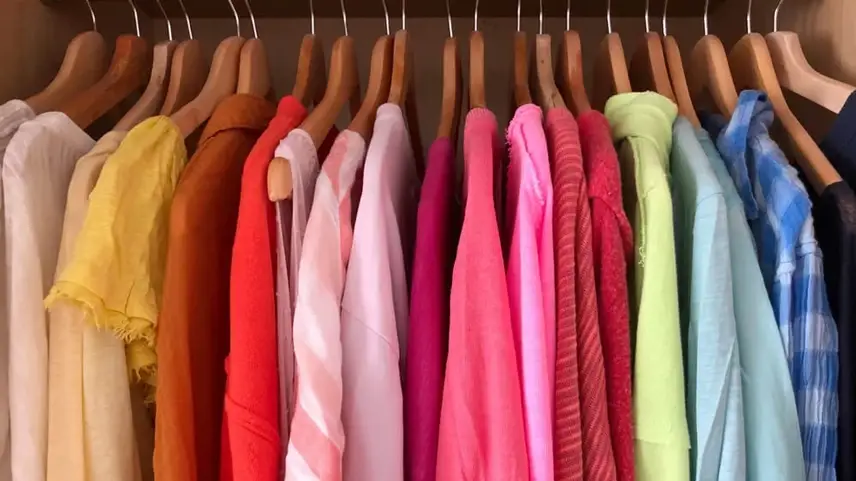 Coloured clothes
