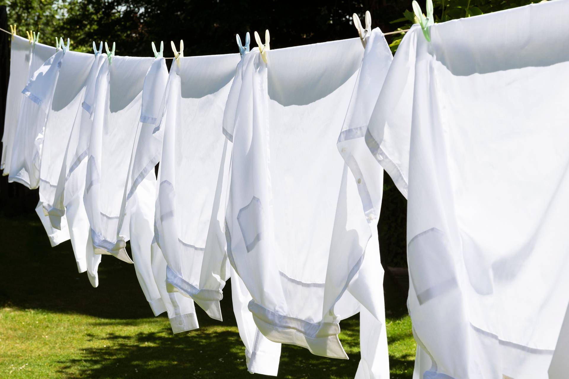 How to wash white clothes: a complete guide